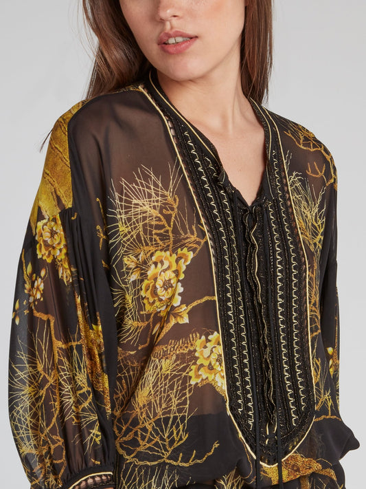 Черная блузка с поясом и принтом