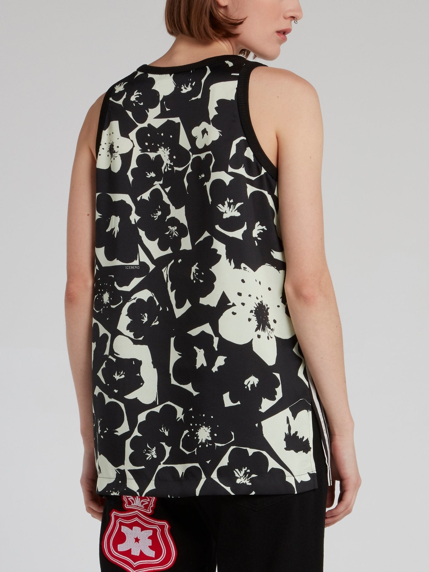 Майка в полоску с цветочным принтом на спине