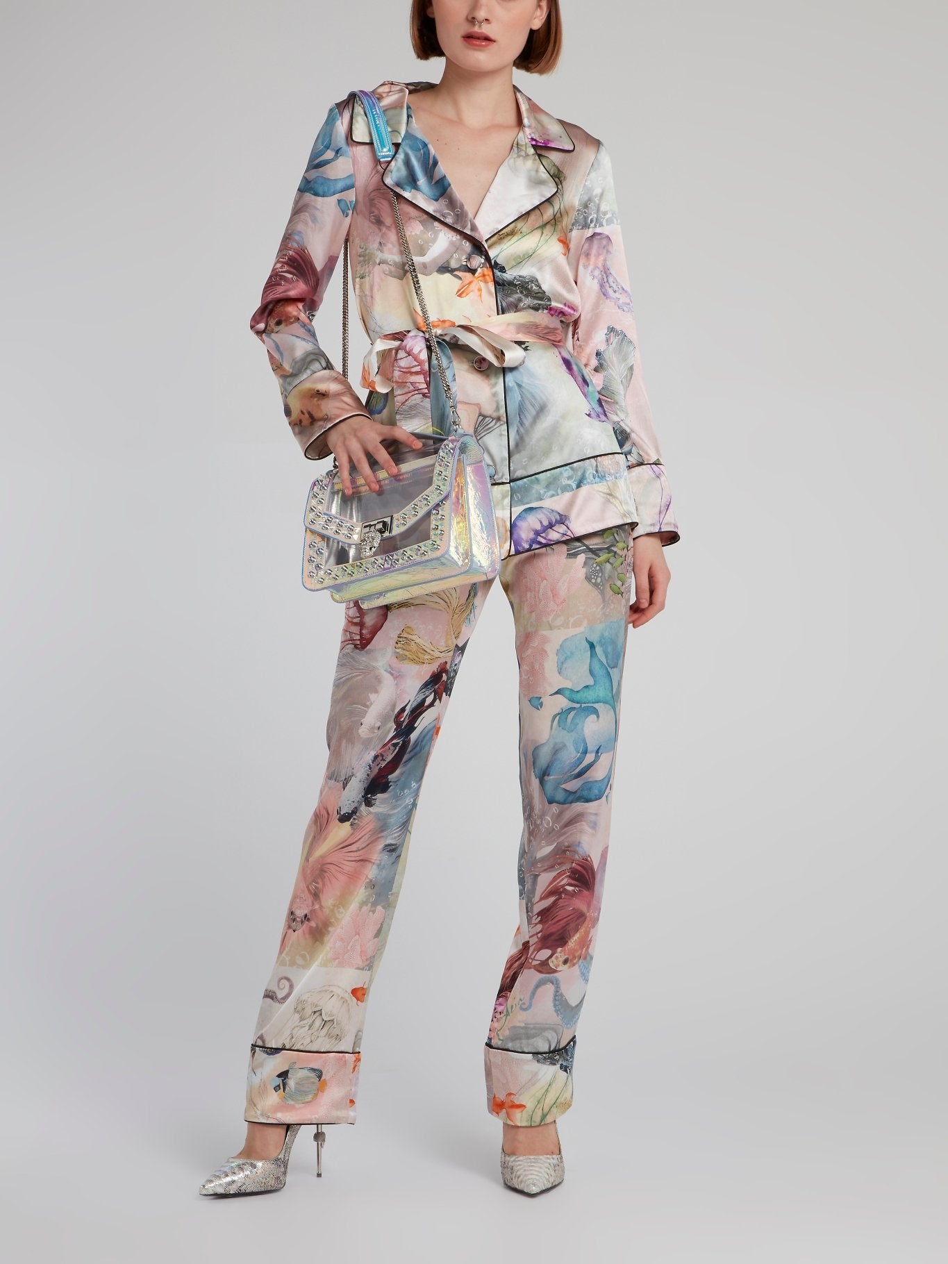 Шелковый костюм с морским принтом