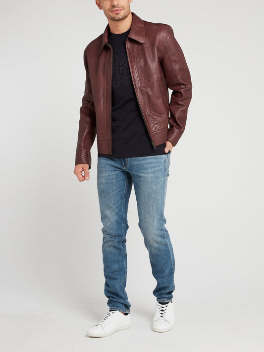 Бордовая куртка с эффектом змеиной кожи