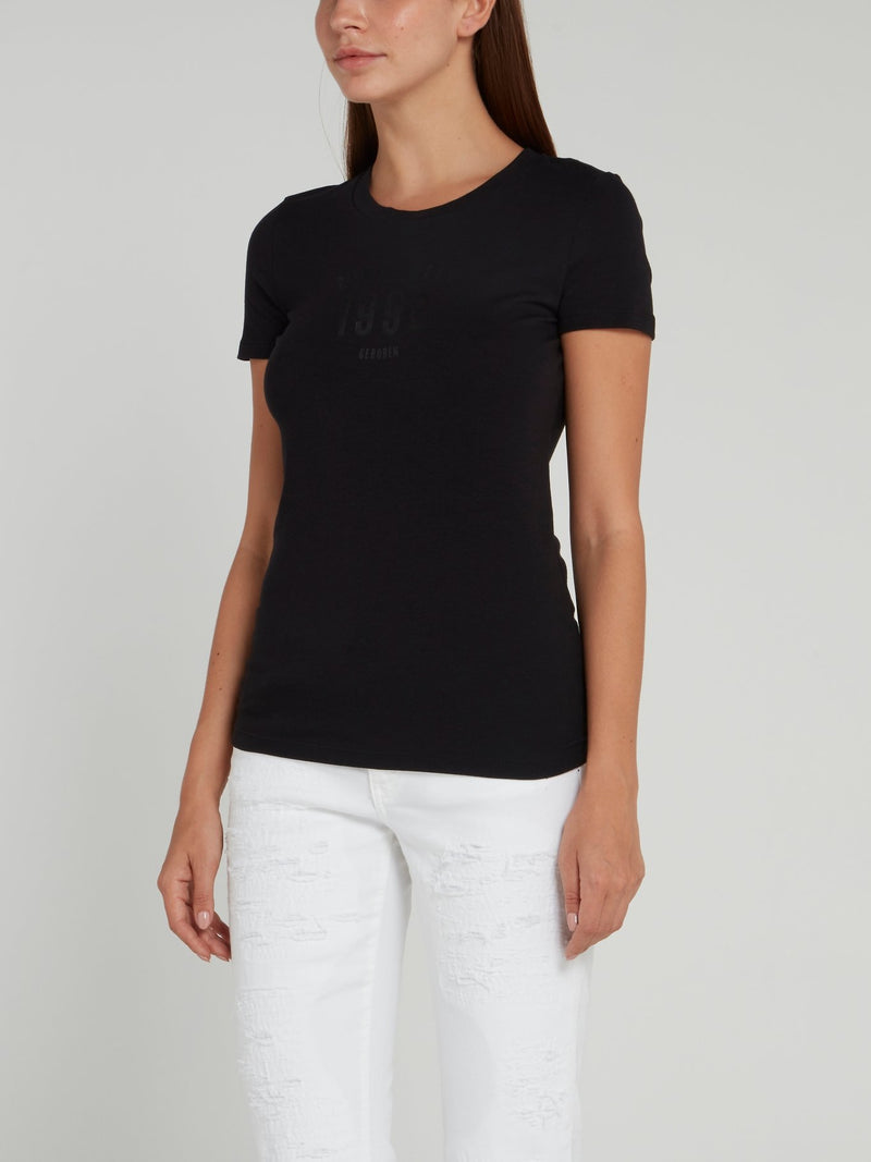 Черная приталенная футболка с круглым вырезом