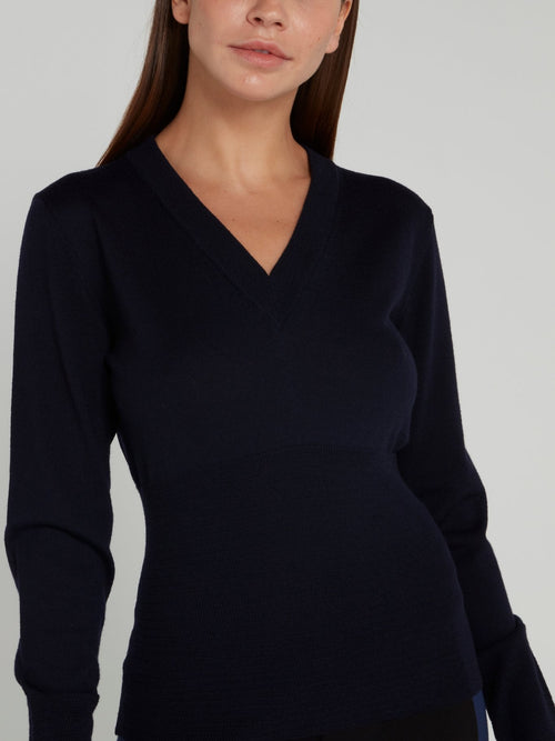 Темно-синий свитер с V-образным вырезом и логотипом на спине