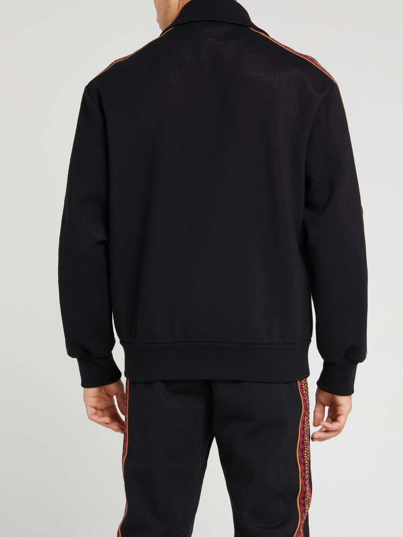 Черная куртка с полоской на рукавах