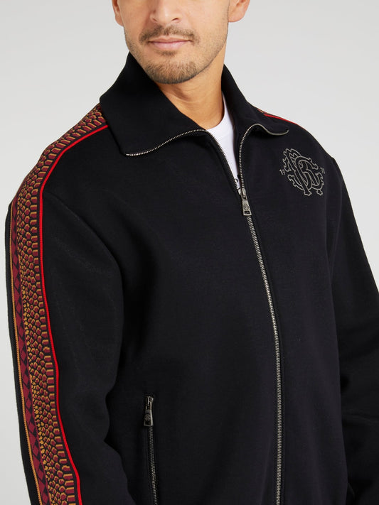 Черная куртка с полоской на рукавах