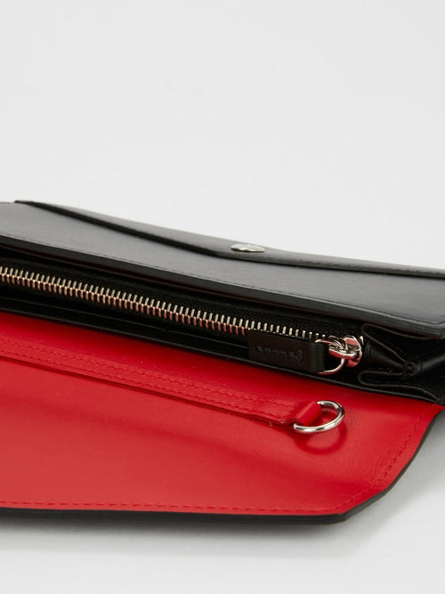 Черный кожаный кошелек