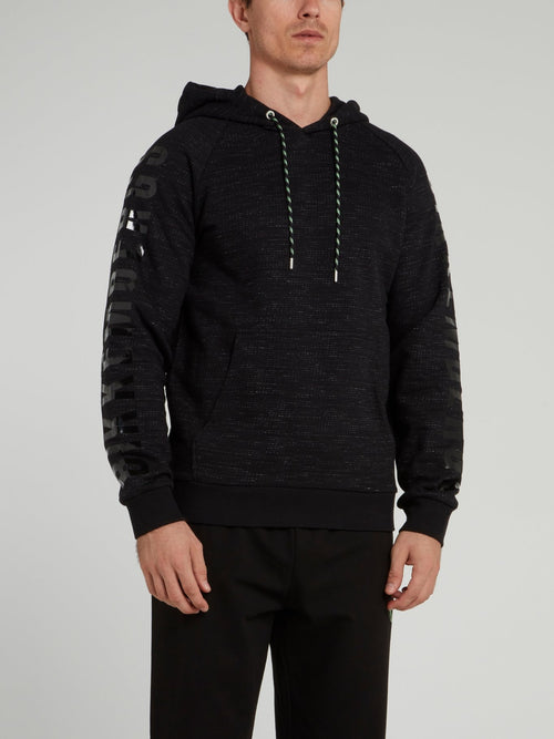 Черное худи с логотипом на рукавах