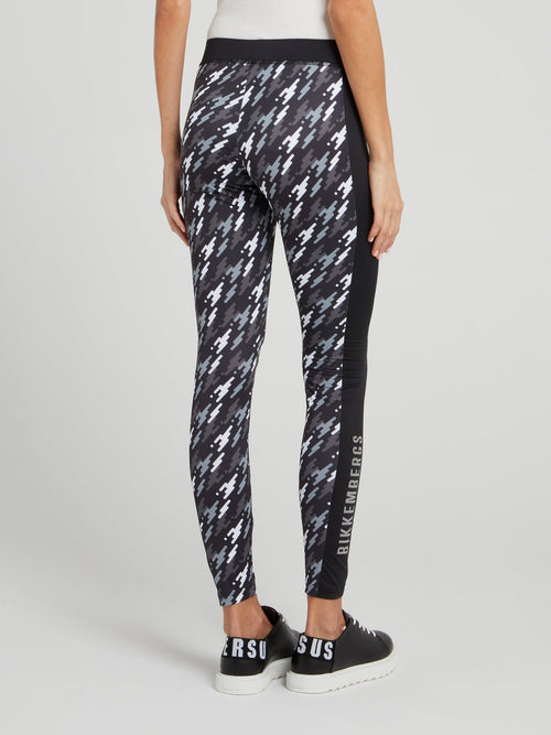 Спортивные леггинсы с камуфляжным принтом