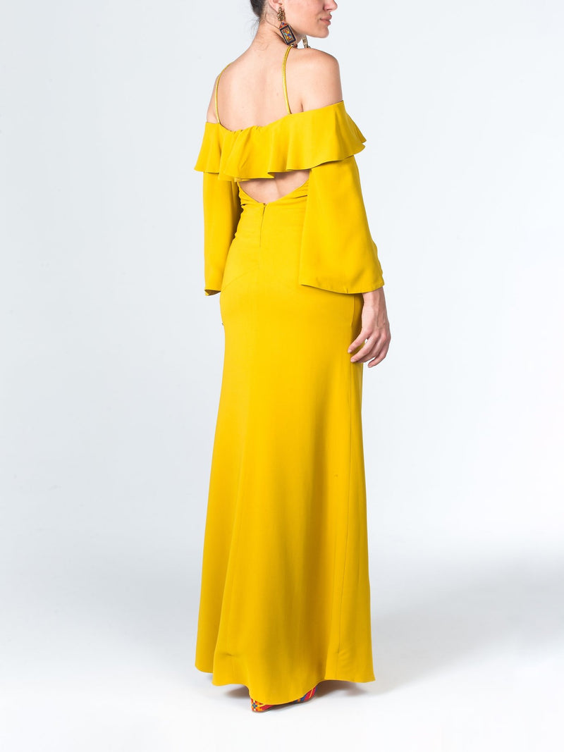 Платье с открытыми плечами и вырезом халтер