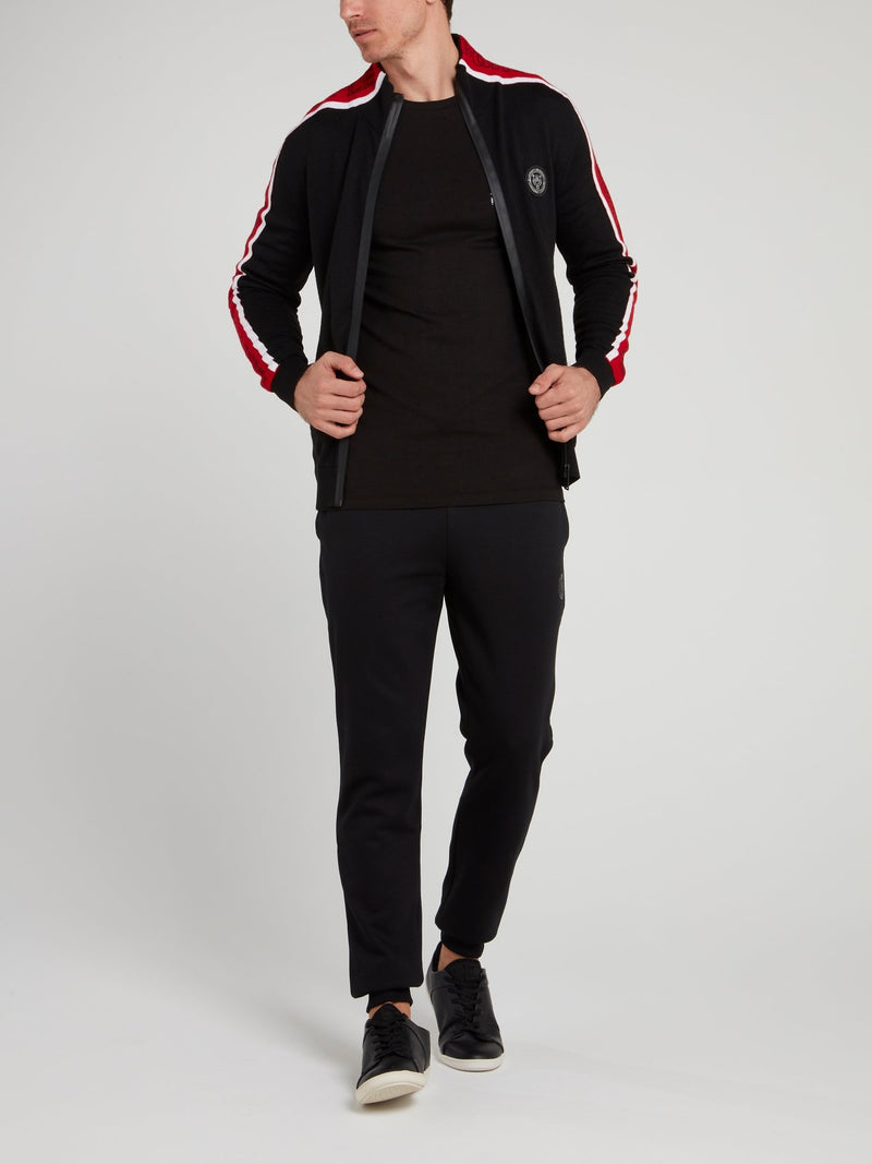 Черная куртка с полоской на рукавах