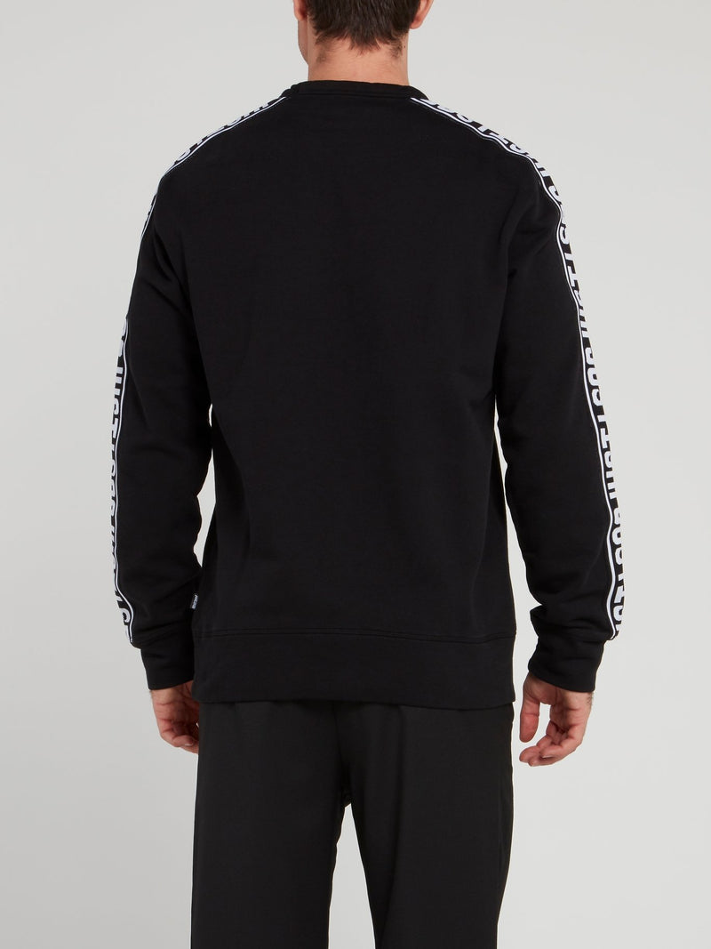 Черный свитшот с логотипом на рукавах