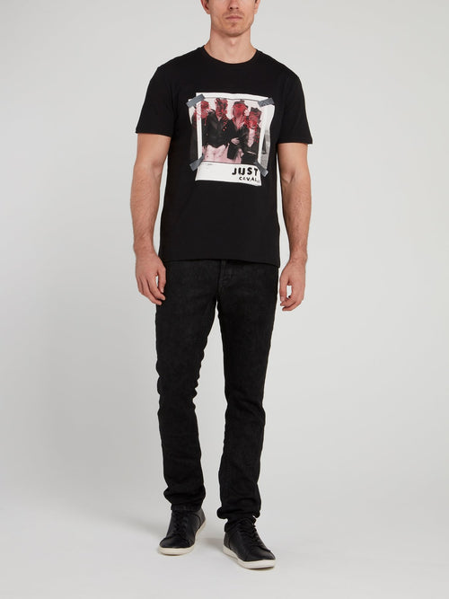 Черная футболка с круглым вырезом и графическим принтом