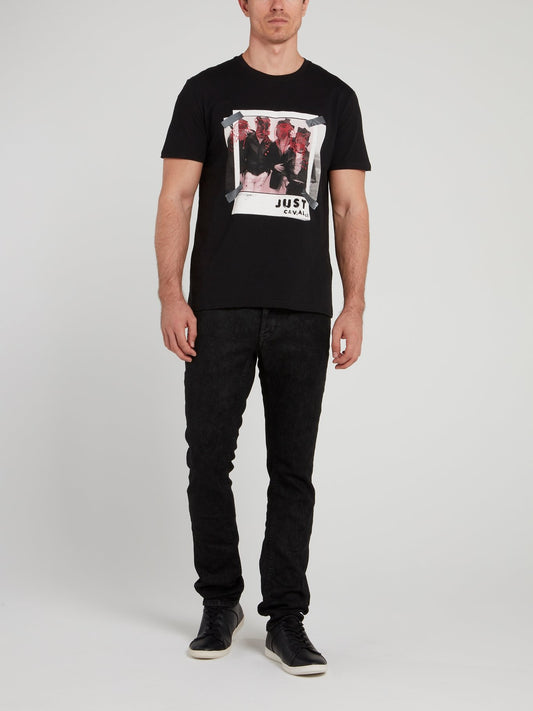 Черная футболка с круглым вырезом и графическим принтом