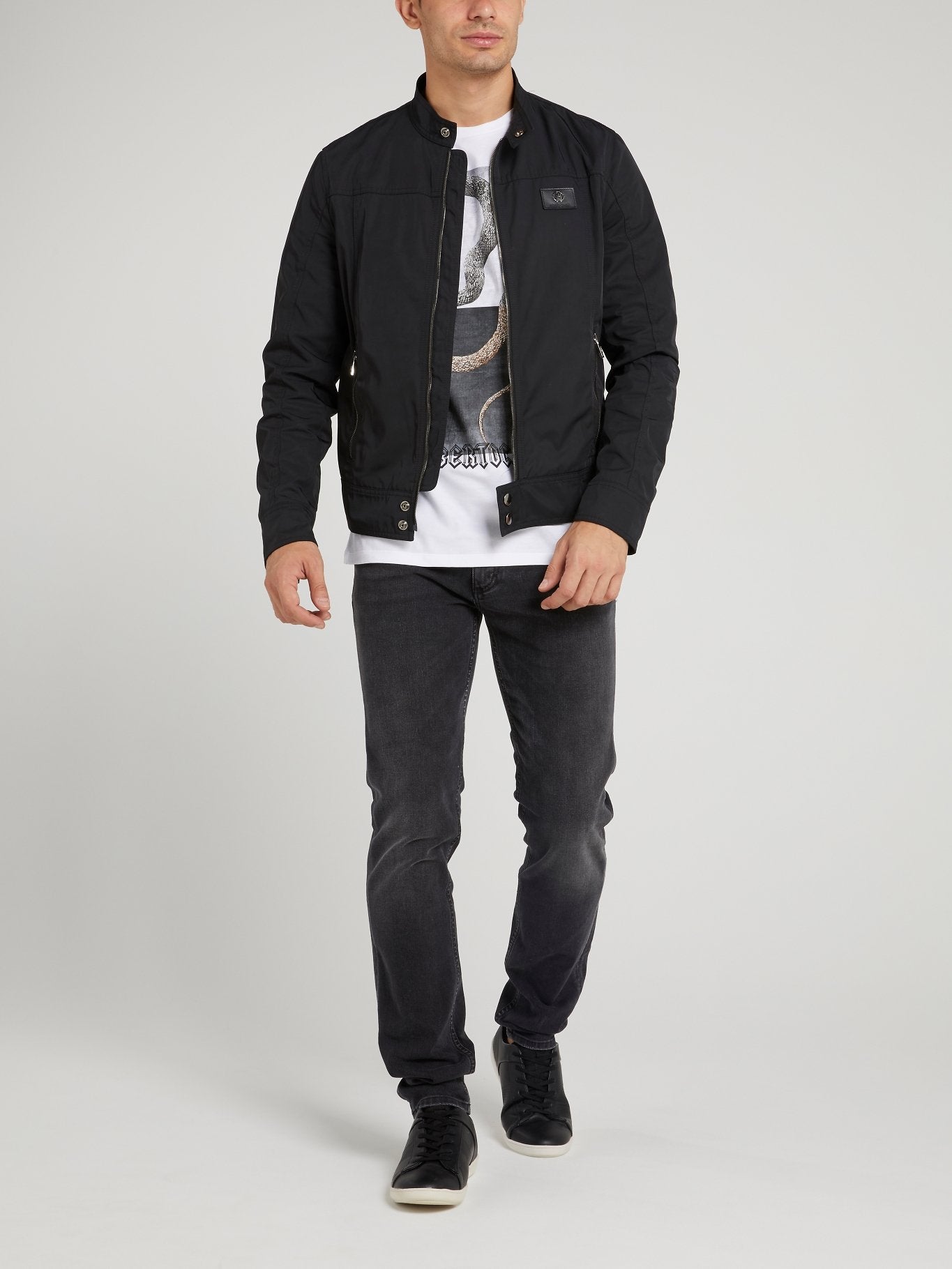 Черные джинсы с выцветшим эффектом